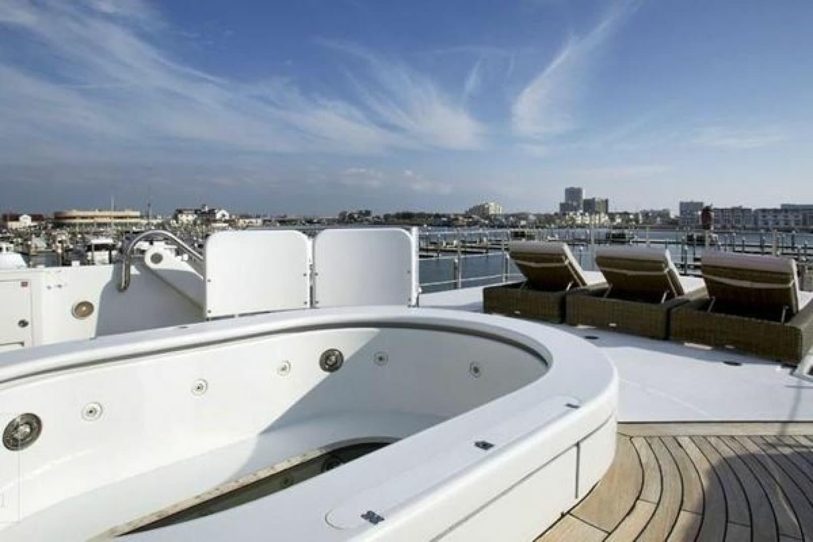 1985 Sterling Yachts 155 Motor Yacht - Photo 9