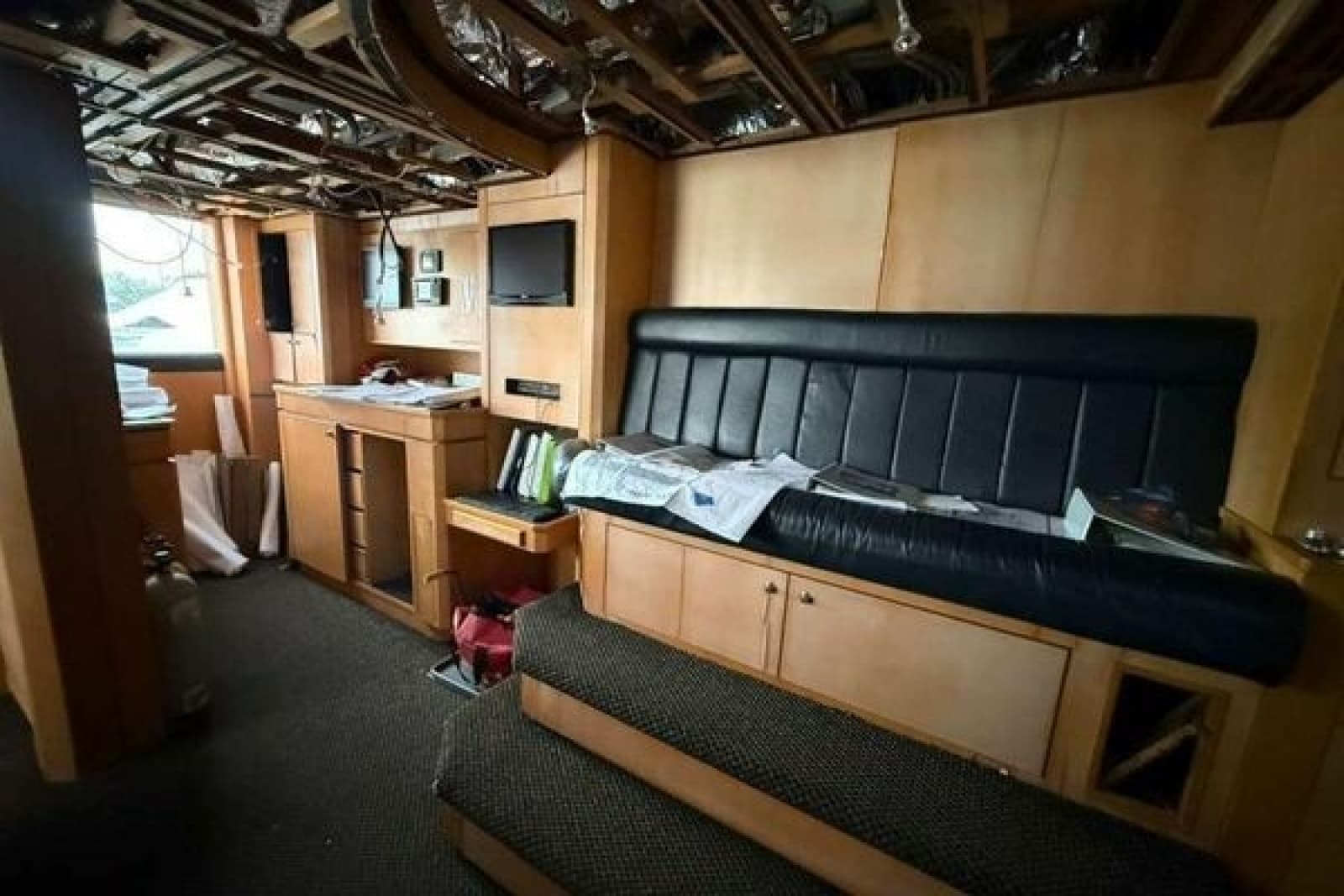 1985 Sterling Yachts 155 Motor Yacht - Photo 32