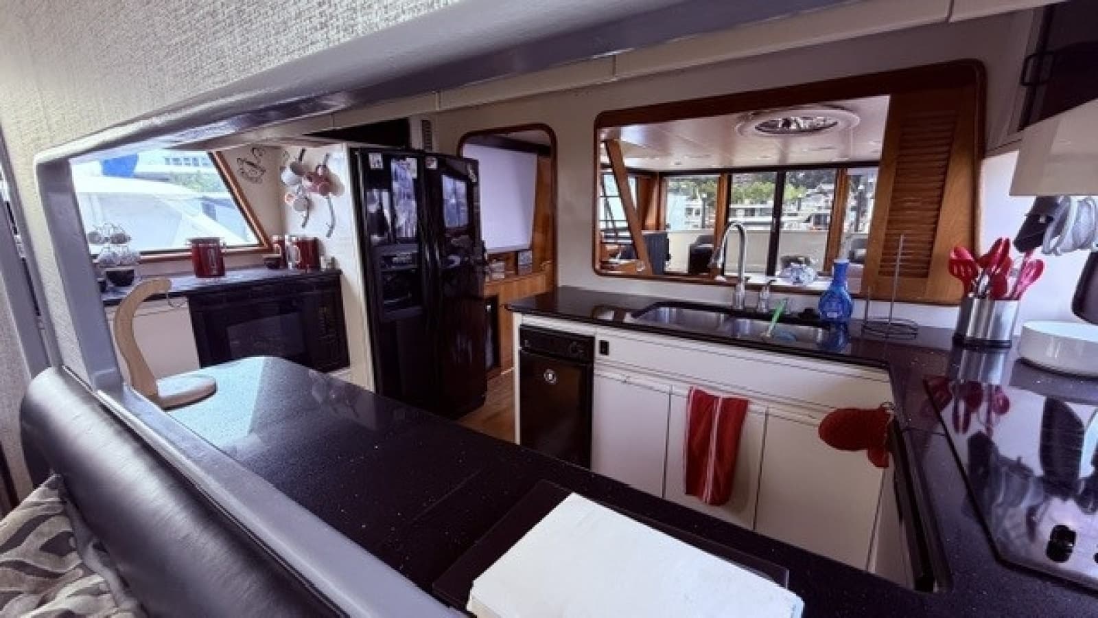 1990 Viking 55 Motor Yacht - Photo 25