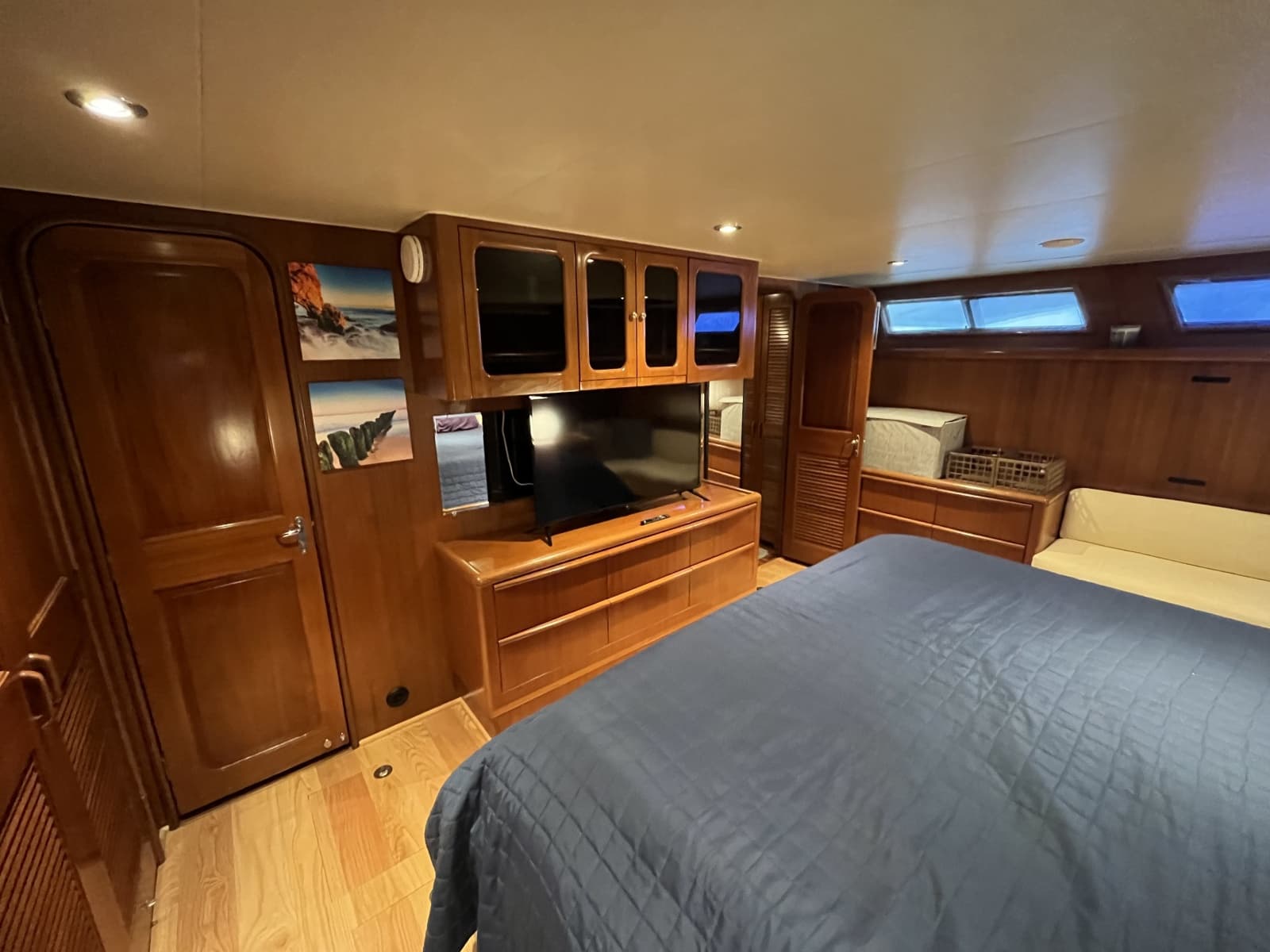1990 Viking 55 Motor Yacht - Photo 29