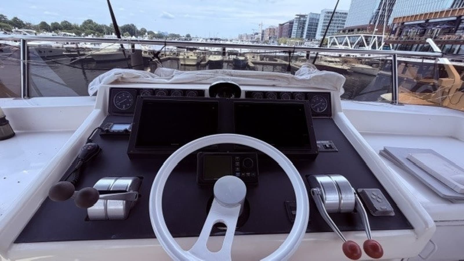 1990 Viking 55 Motor Yacht - Photo 8