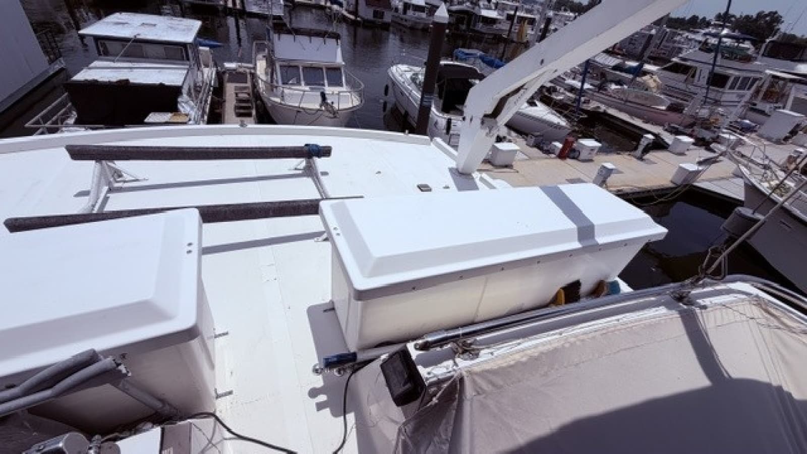 1990 Viking 55 Motor Yacht - Photo 11