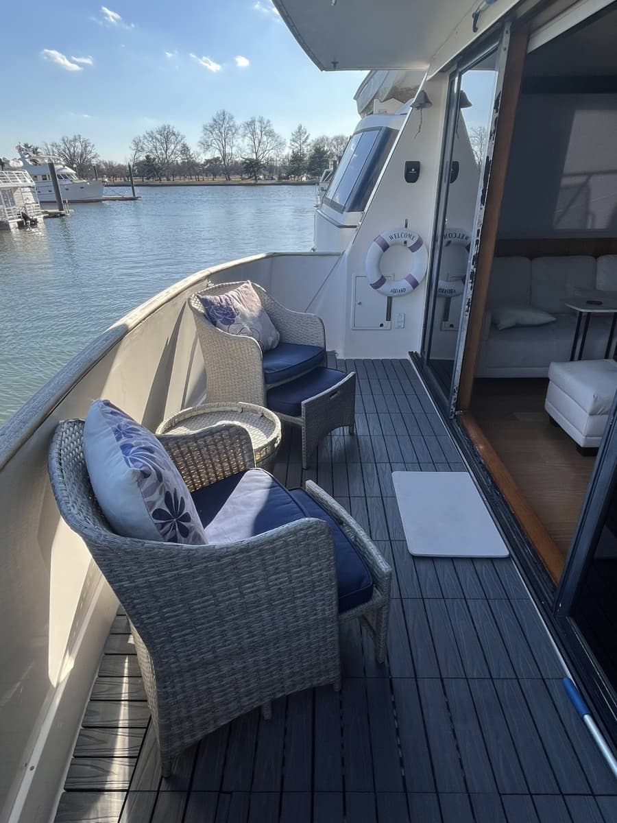 1990 Viking 55 Motor Yacht - Photo 12