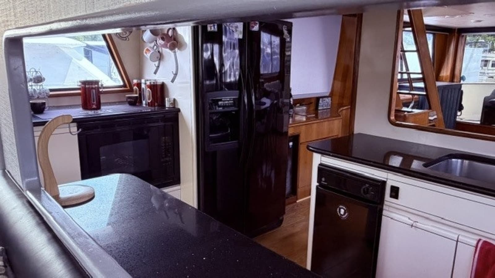 1990 Viking 55 Motor Yacht - Photo 23