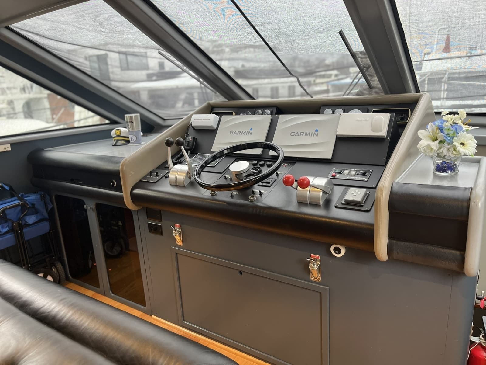 1990 Viking 55 Motor Yacht - Photo 15