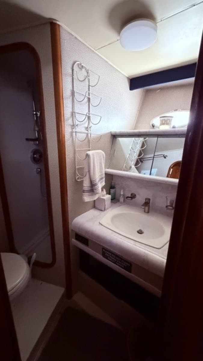1990 Viking 55 Motor Yacht - Photo 34