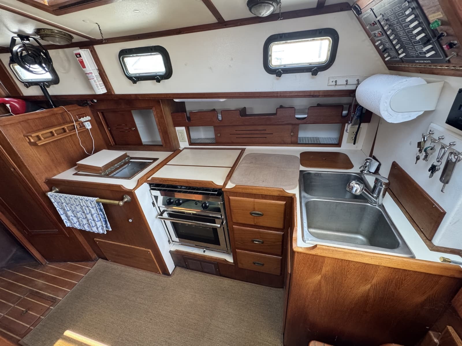 1989 Cape Dory  - Photo 26