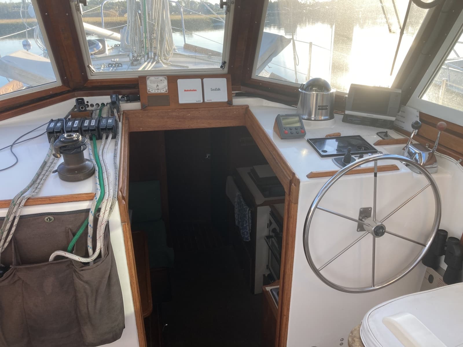 1989 Cape Dory  - Photo 4