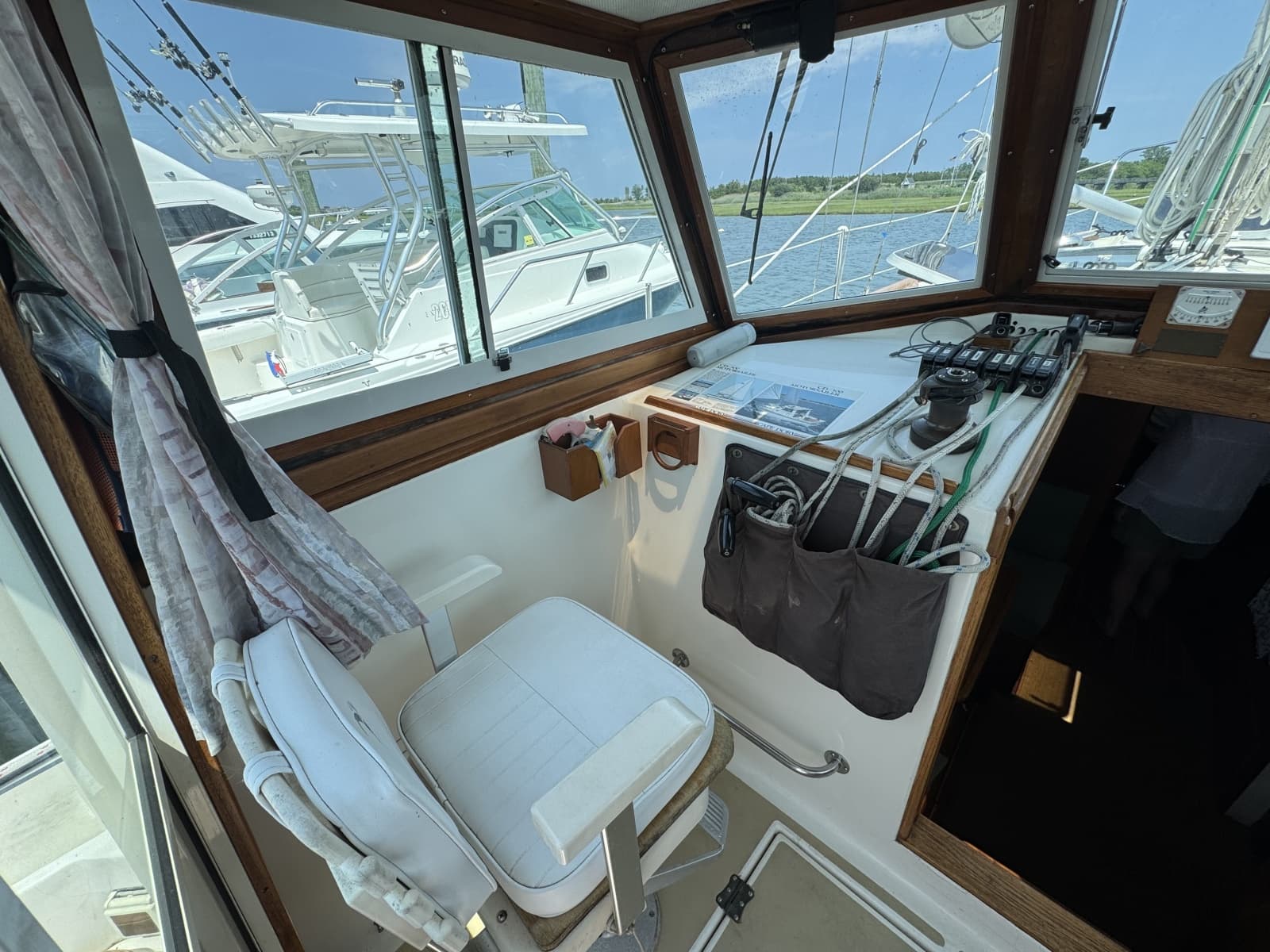 1989 Cape Dory  - Photo 13