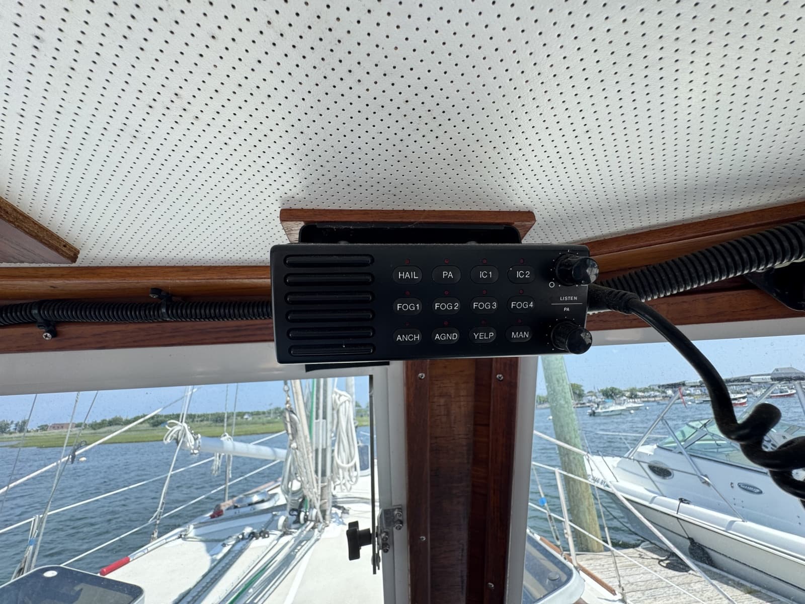 1989 Cape Dory  - Photo 21