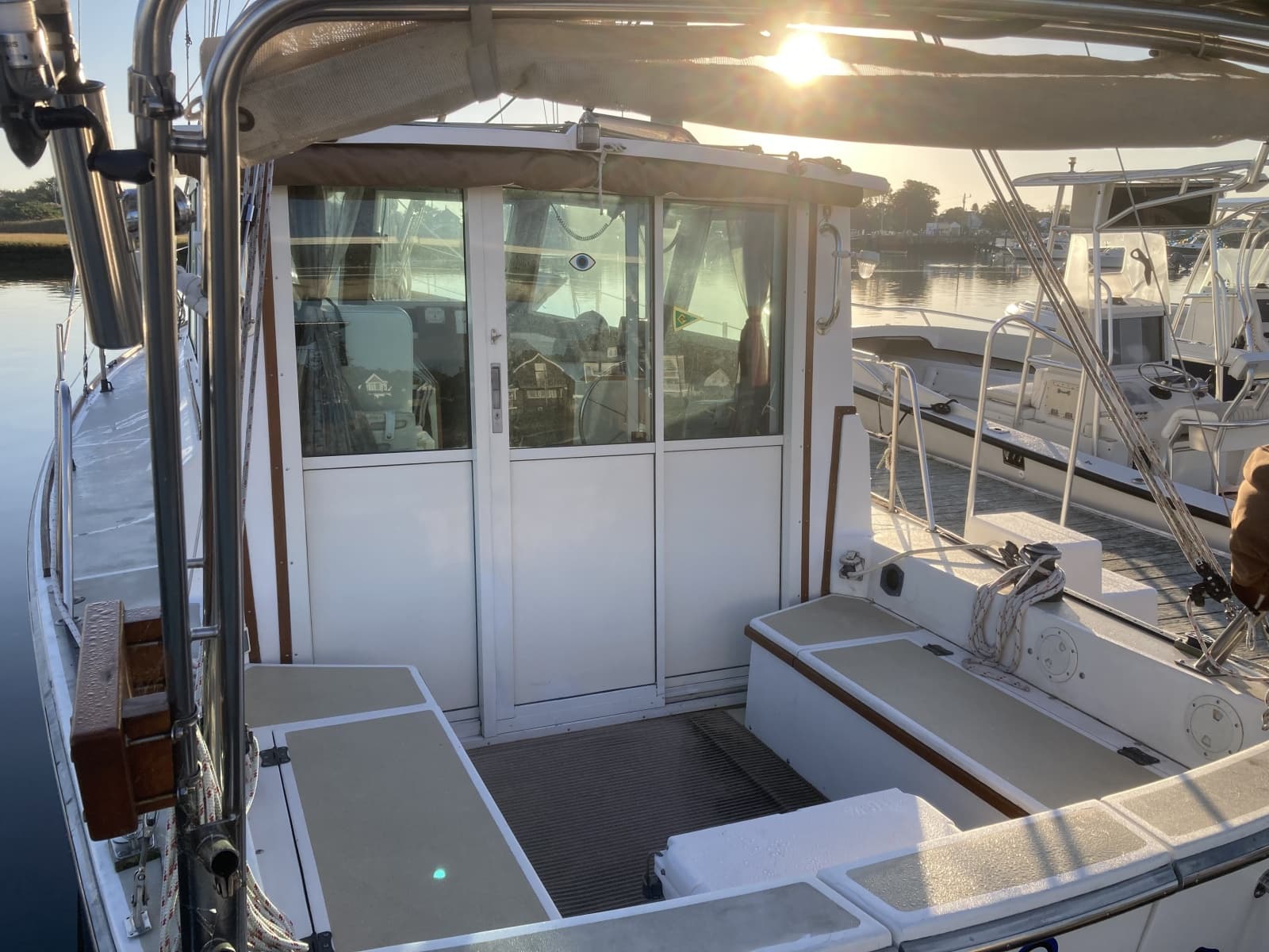 1989 Cape Dory  - Photo 2