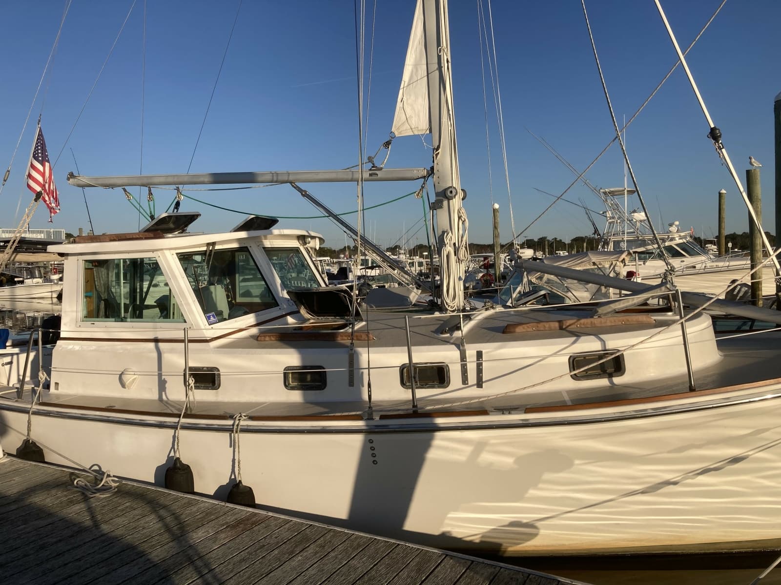 1989 Cape Dory  - Photo 1