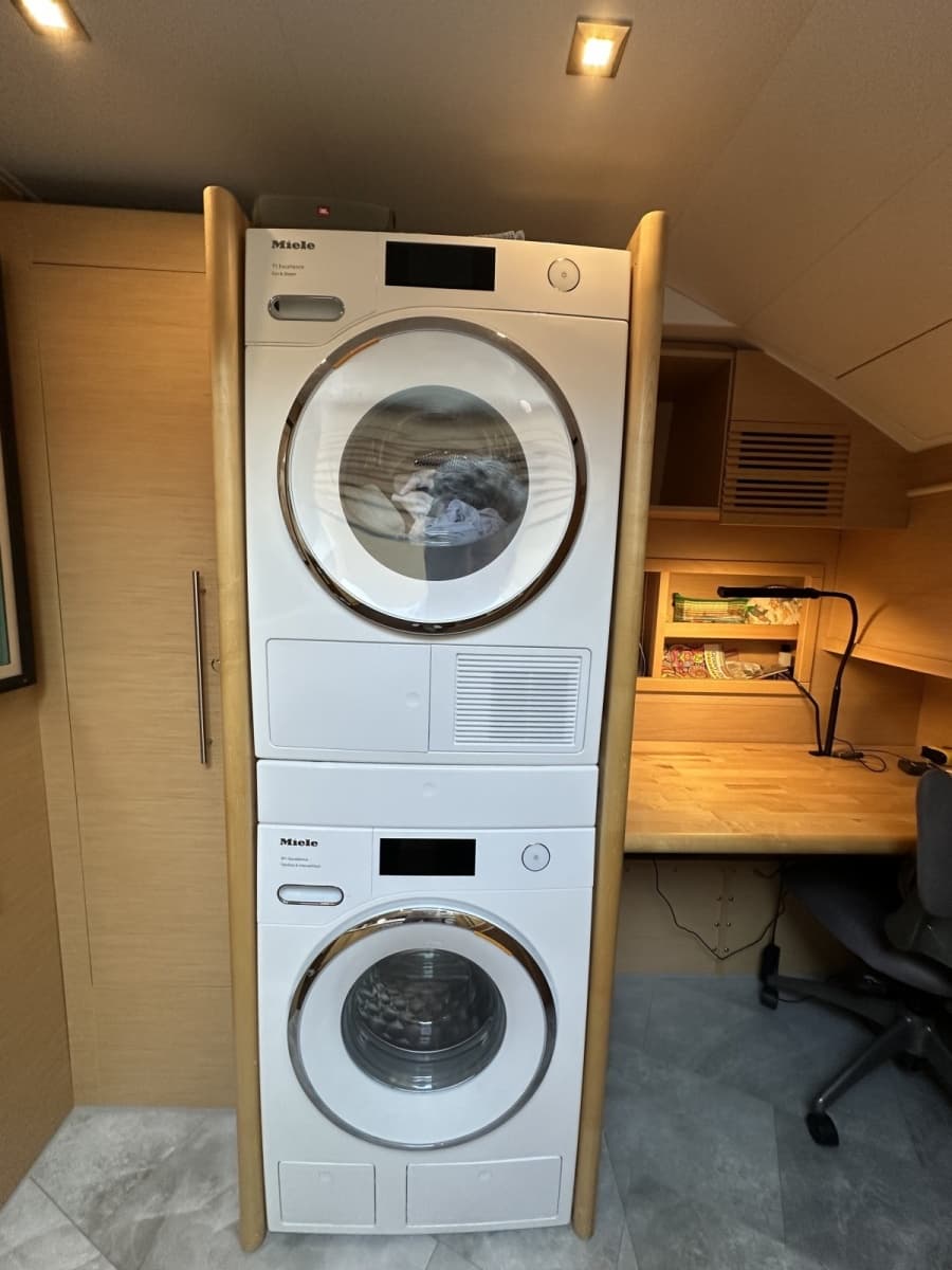 2011 Beneteau Monte Carlo 47 - Photo 25