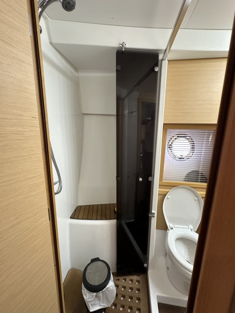 2011 Beneteau Monte Carlo 47 - Photo 37