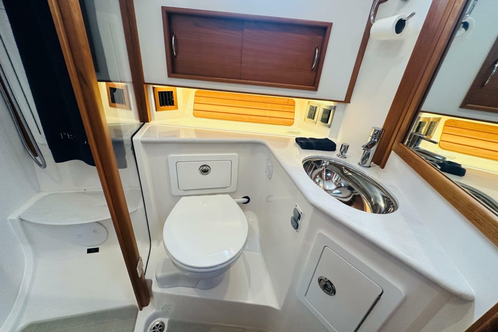 2025 Sabre 48 Salon Express - Photo 51