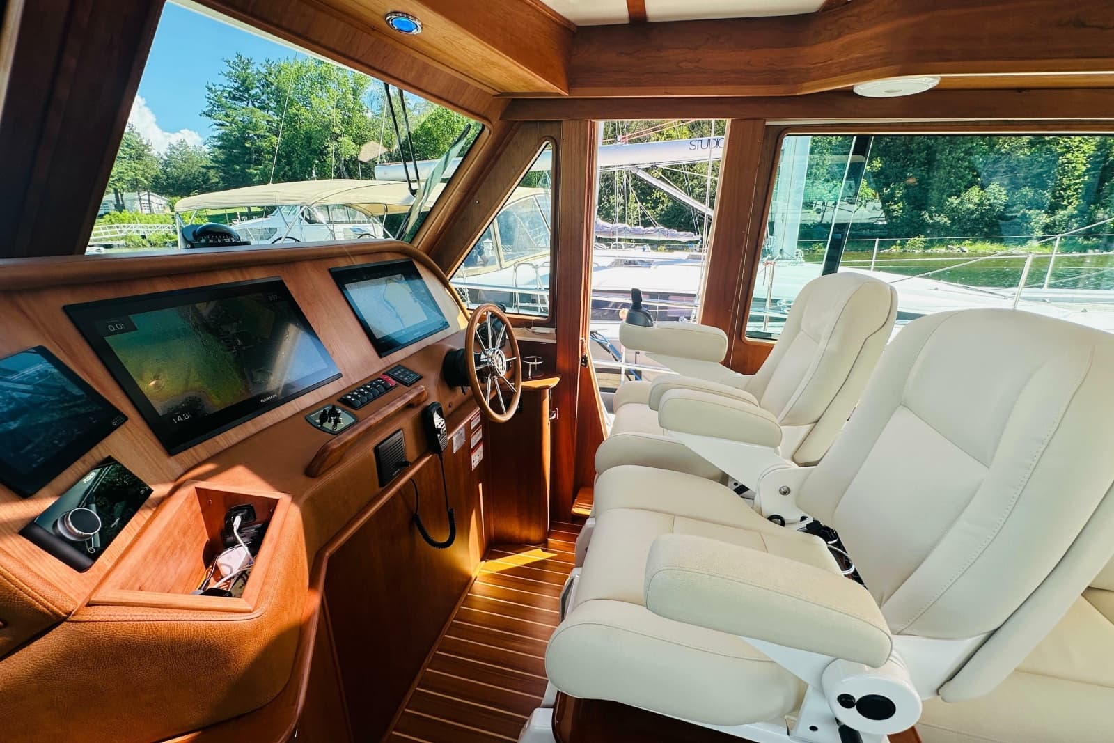 2025 Sabre 48 Salon Express - Photo 27