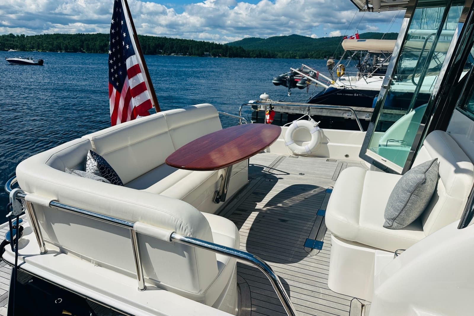 2025 Sabre 48 Salon Express - Photo 7