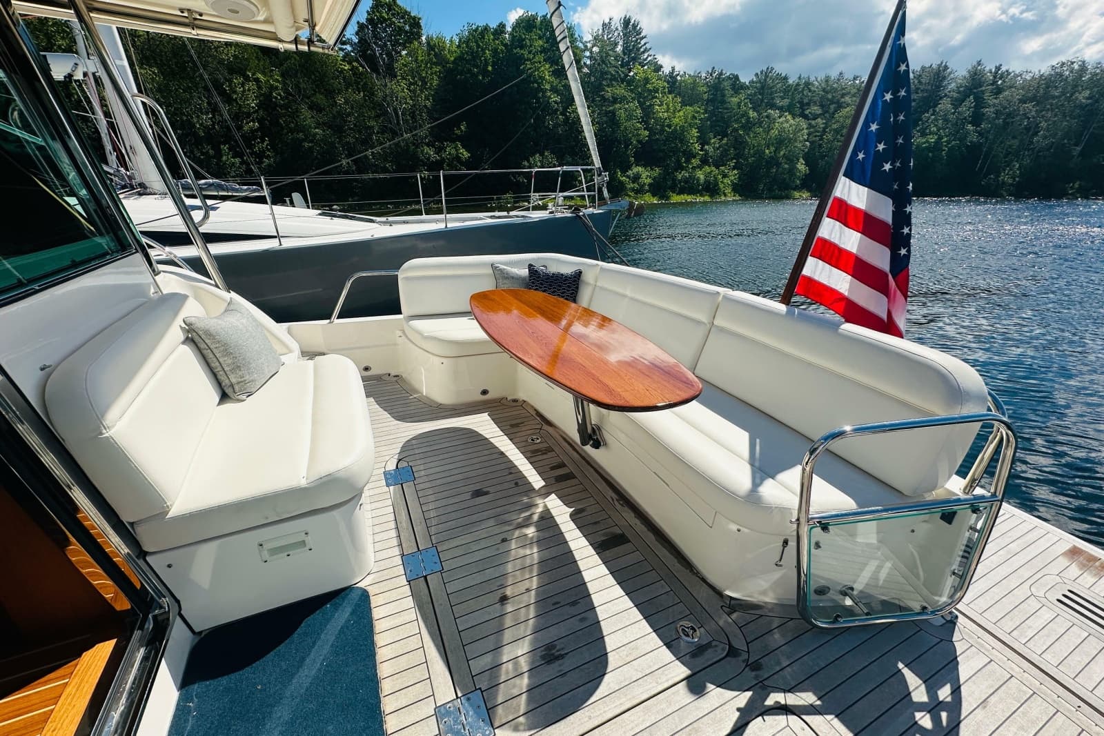 2025 Sabre 48 Salon Express - Photo 6