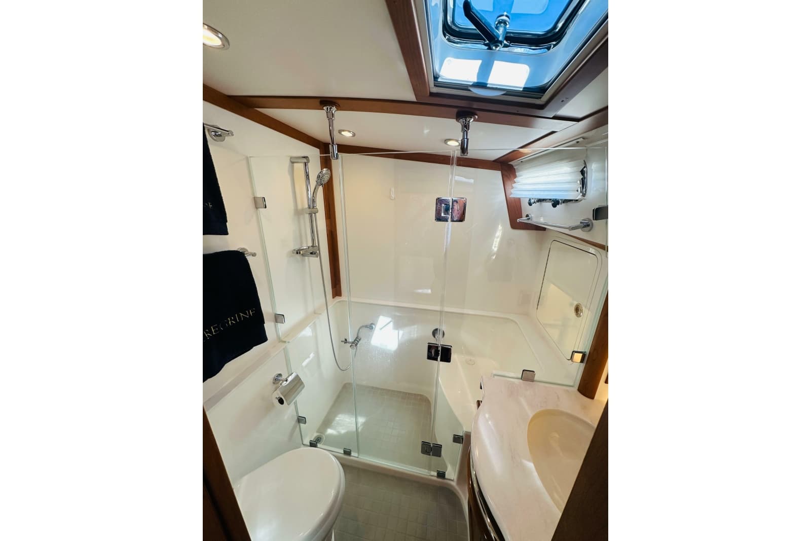 2025 Sabre 48 Salon Express - Photo 45