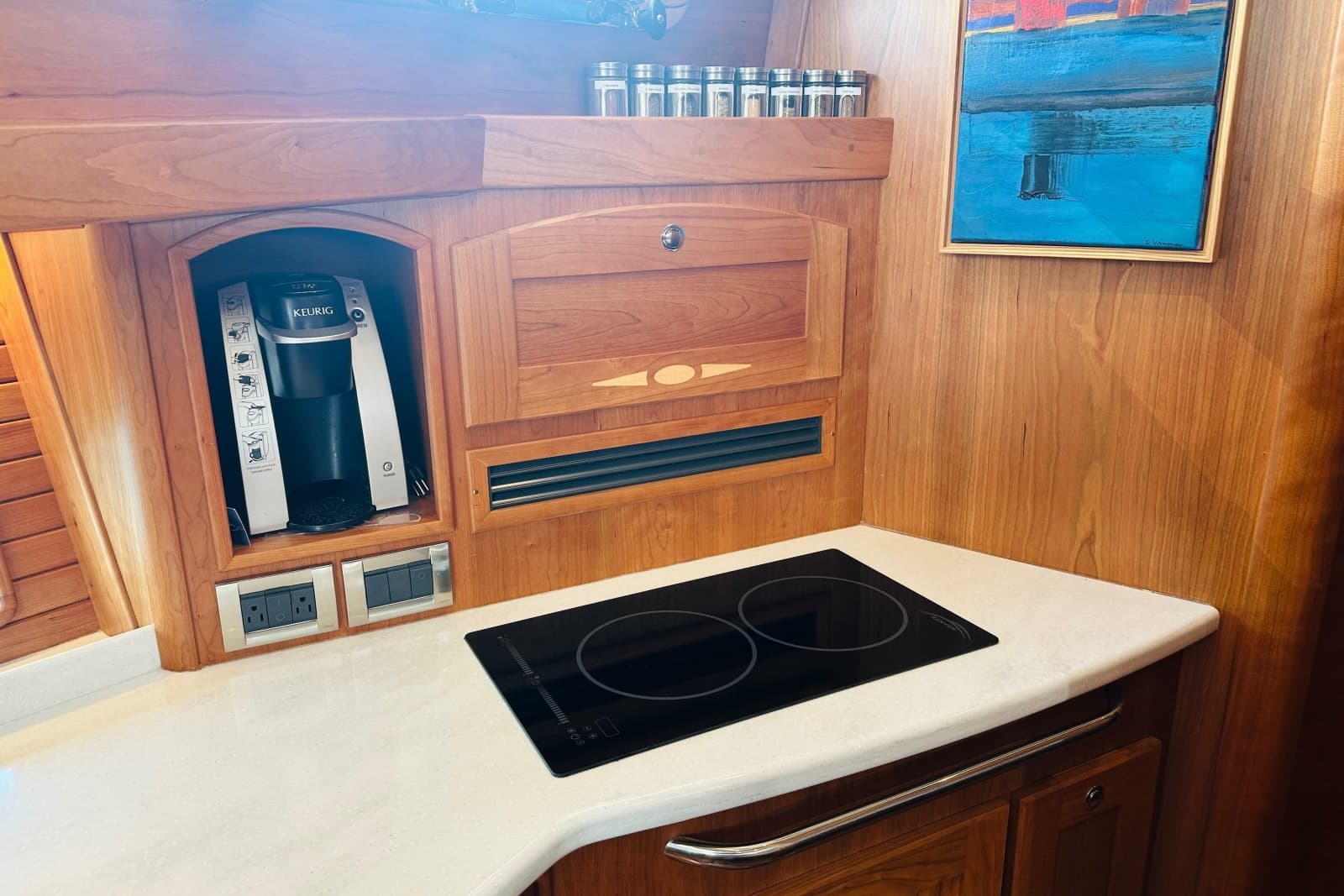 2025 Sabre 48 Salon Express - Photo 36