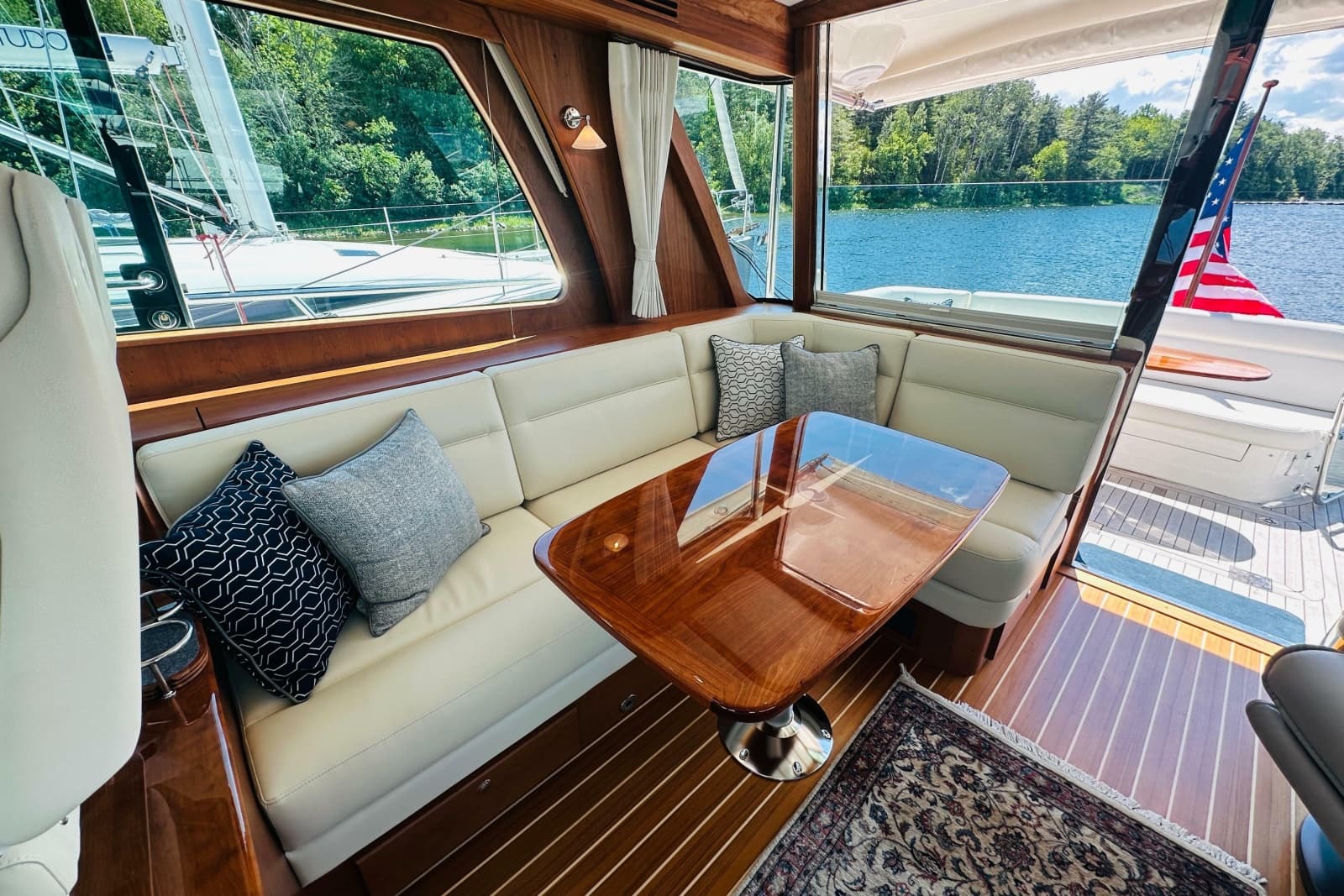 2025 Sabre 48 Salon Express - Photo 64