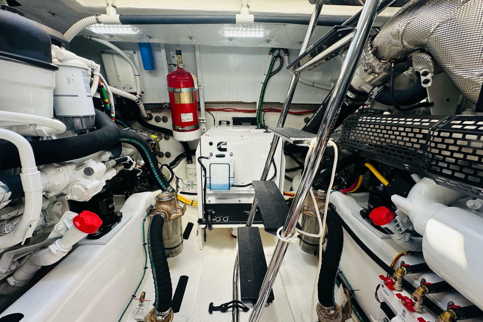 2025 Sabre 48 Salon Express - Photo 77