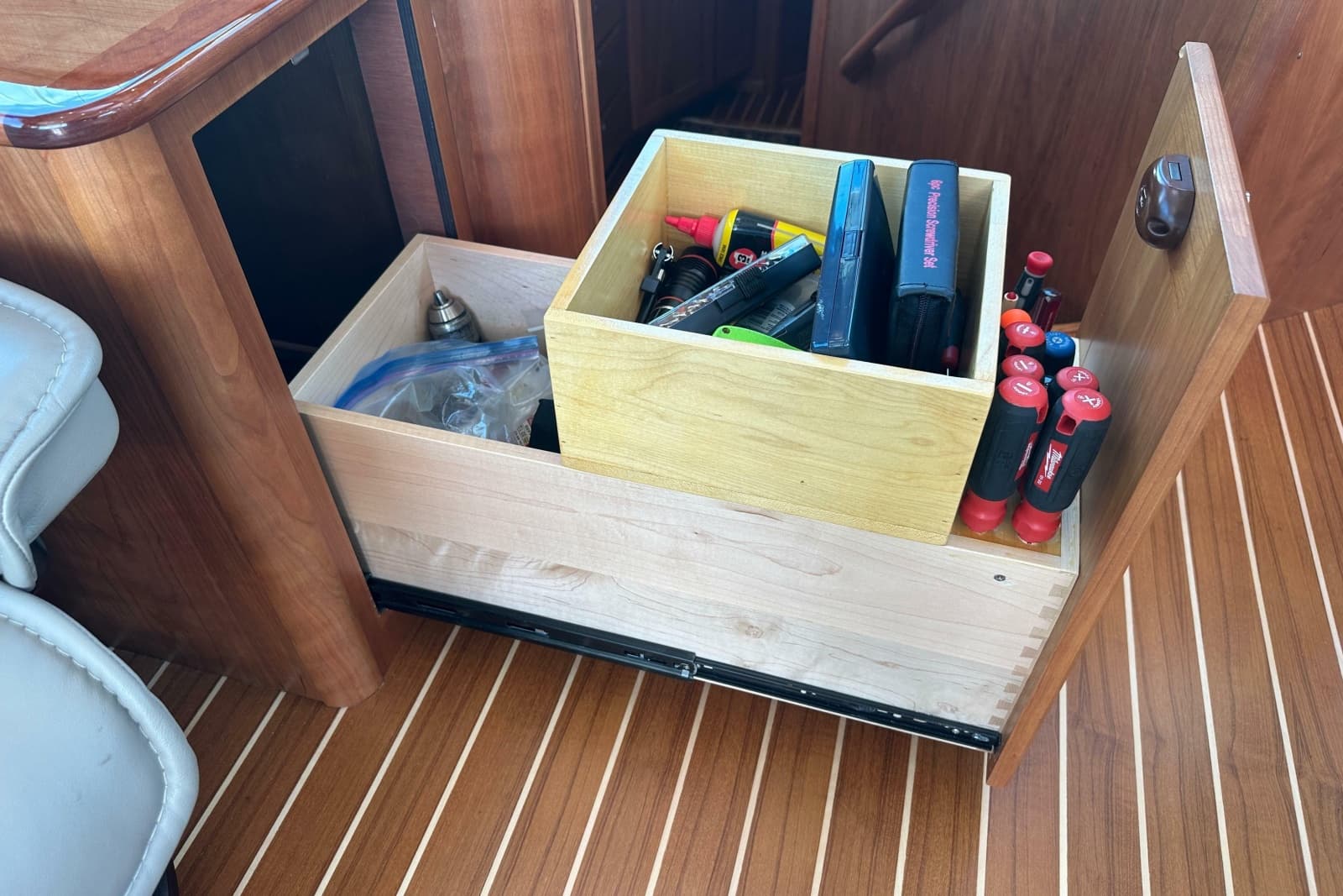 2025 Sabre 48 Salon Express - Photo 62