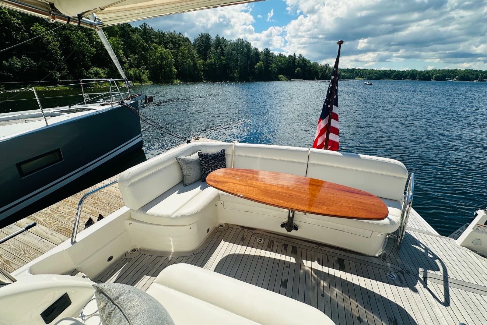 2025 Sabre 48 Salon Express - Photo 12