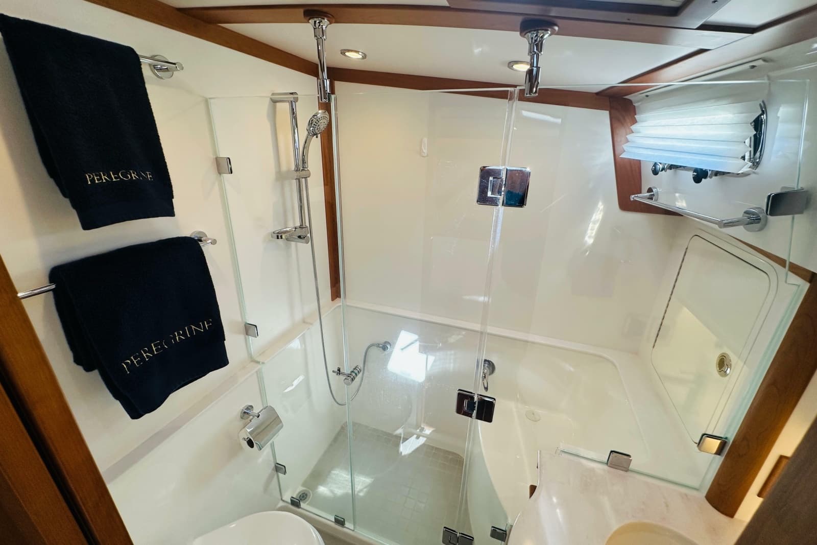 2025 Sabre 48 Salon Express - Photo 43