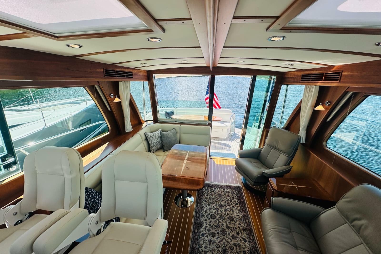 2025 Sabre 48 Salon Express - Photo 28