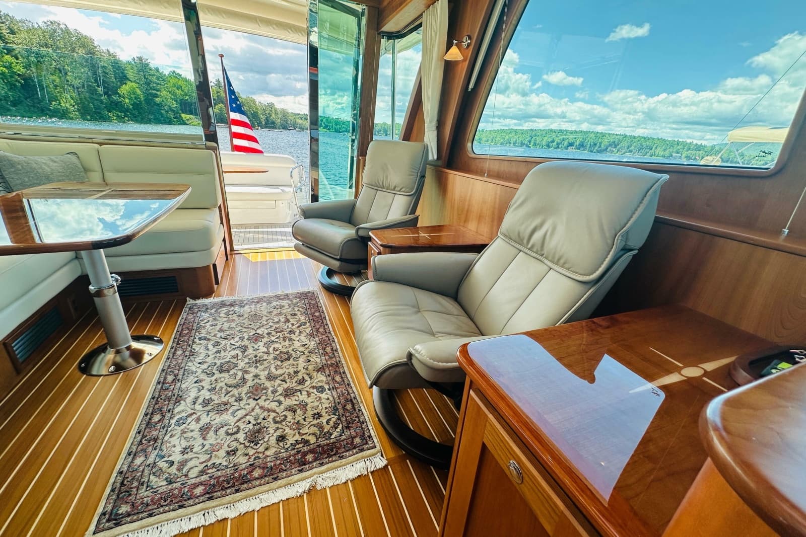 2025 Sabre 48 Salon Express - Photo 29