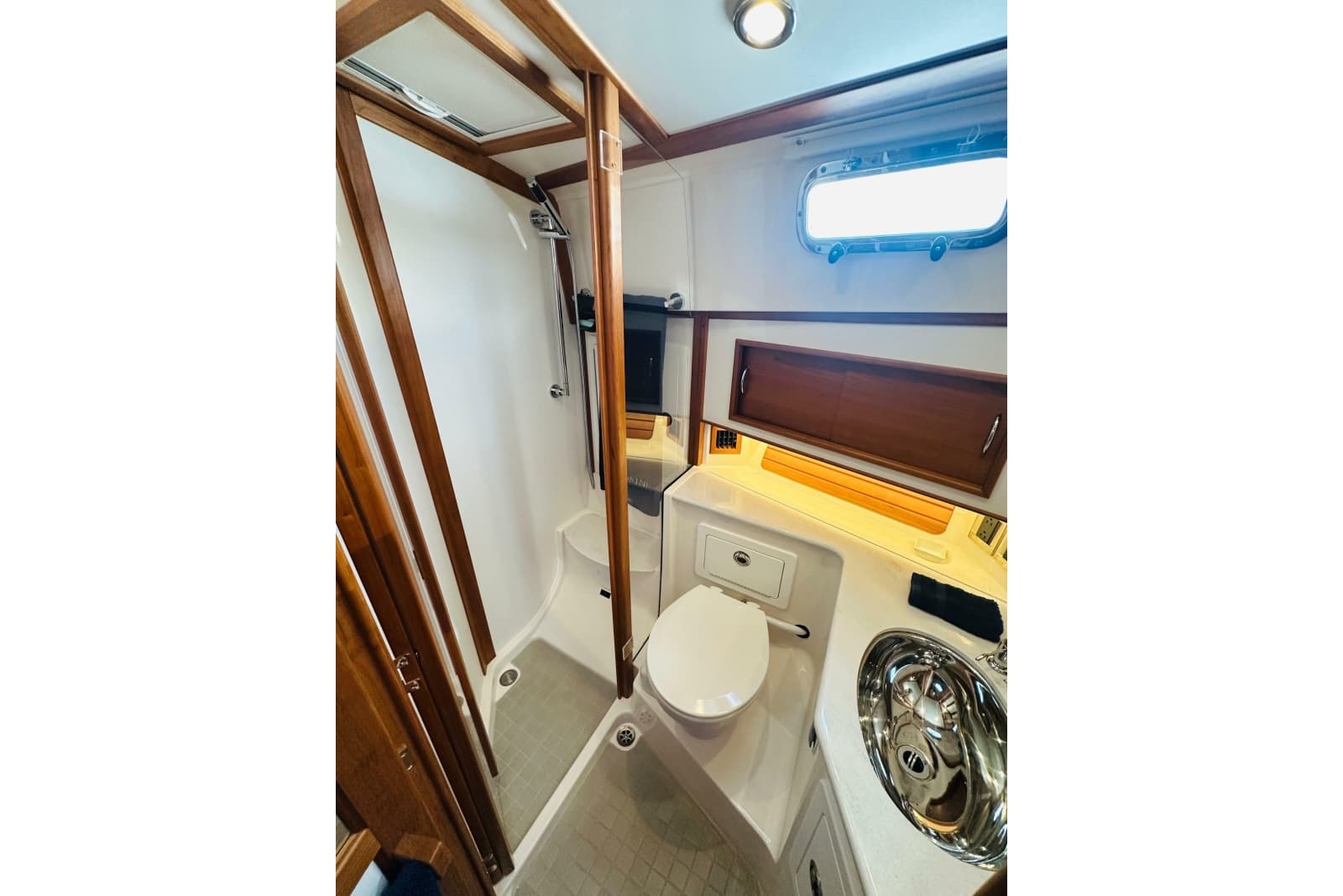 2025 Sabre 48 Salon Express - Photo 50