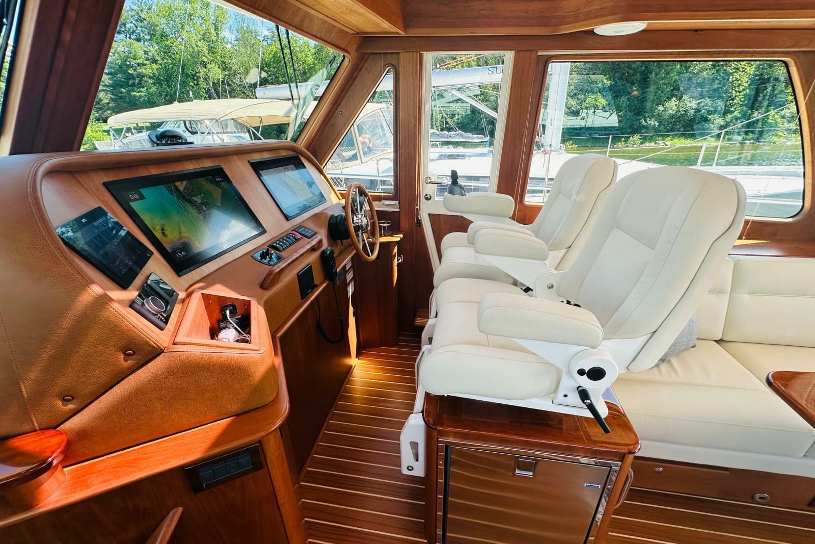 2025 Sabre 48 Salon Express - Photo 21