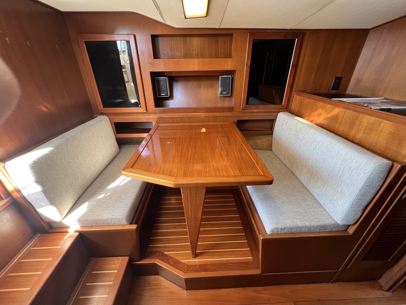 1985 Viking 35 Express - Photo 9