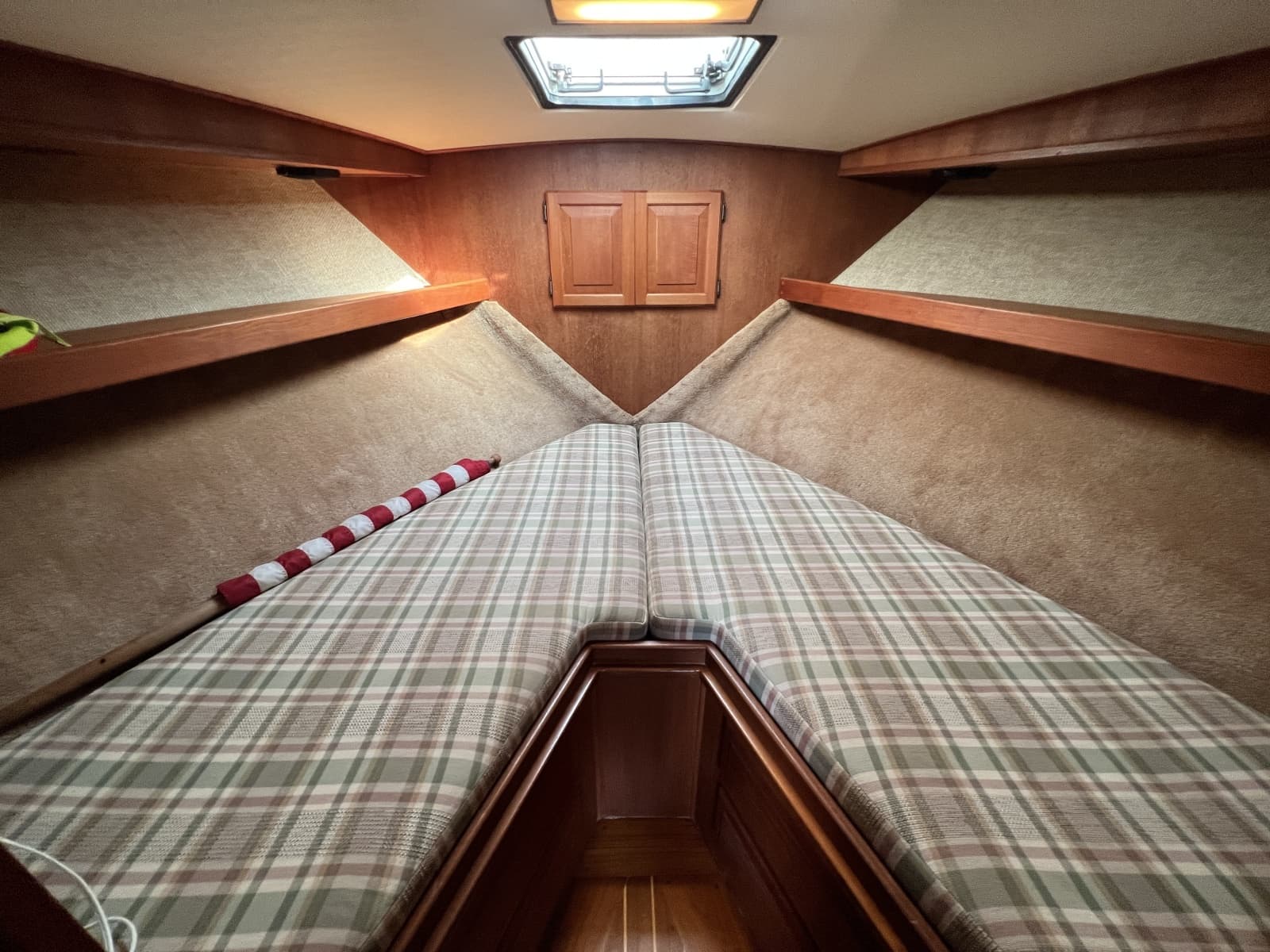 1985 Viking 35 Express - Photo 8