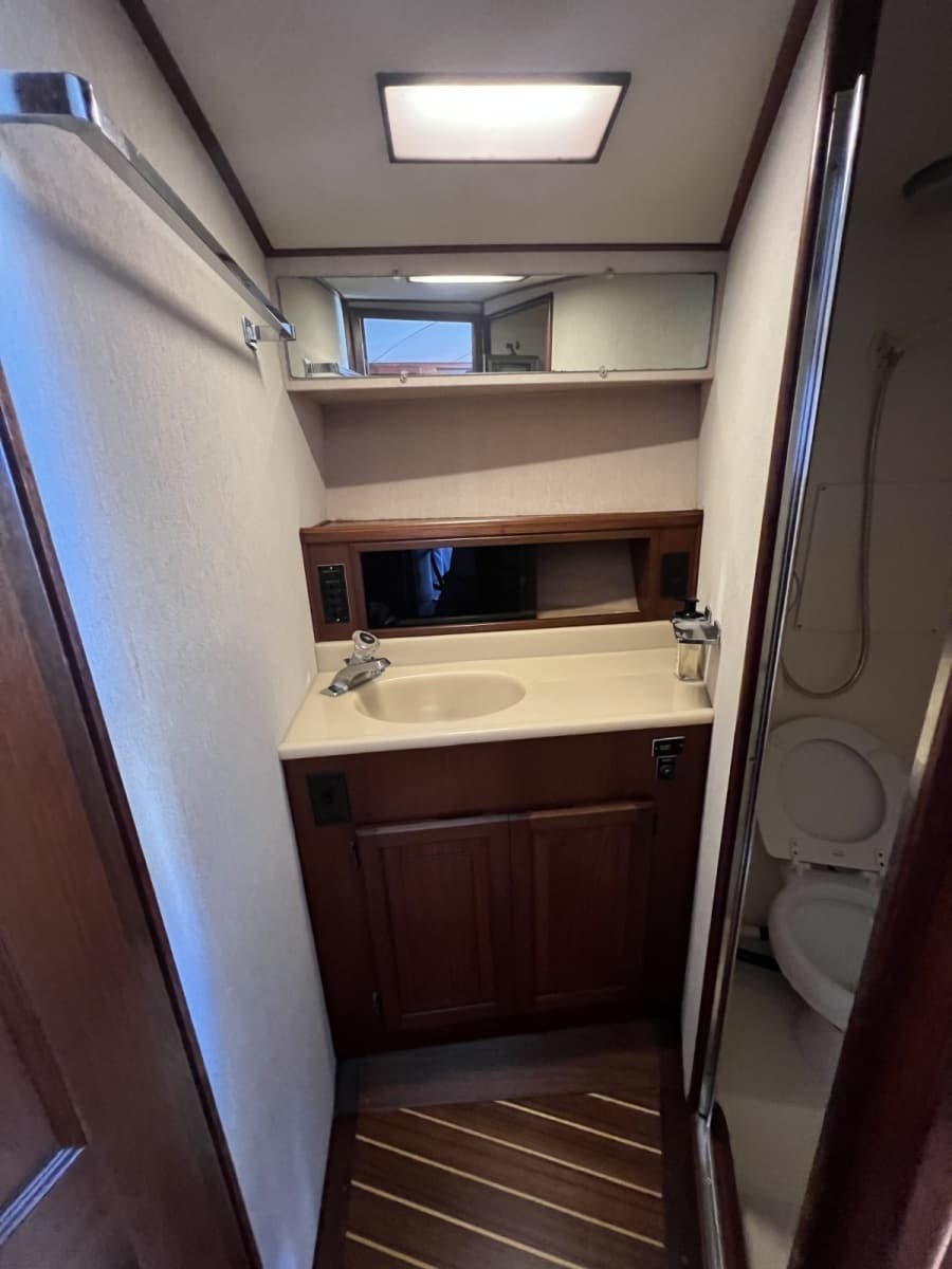 1985 Viking 35 Express - Photo 10