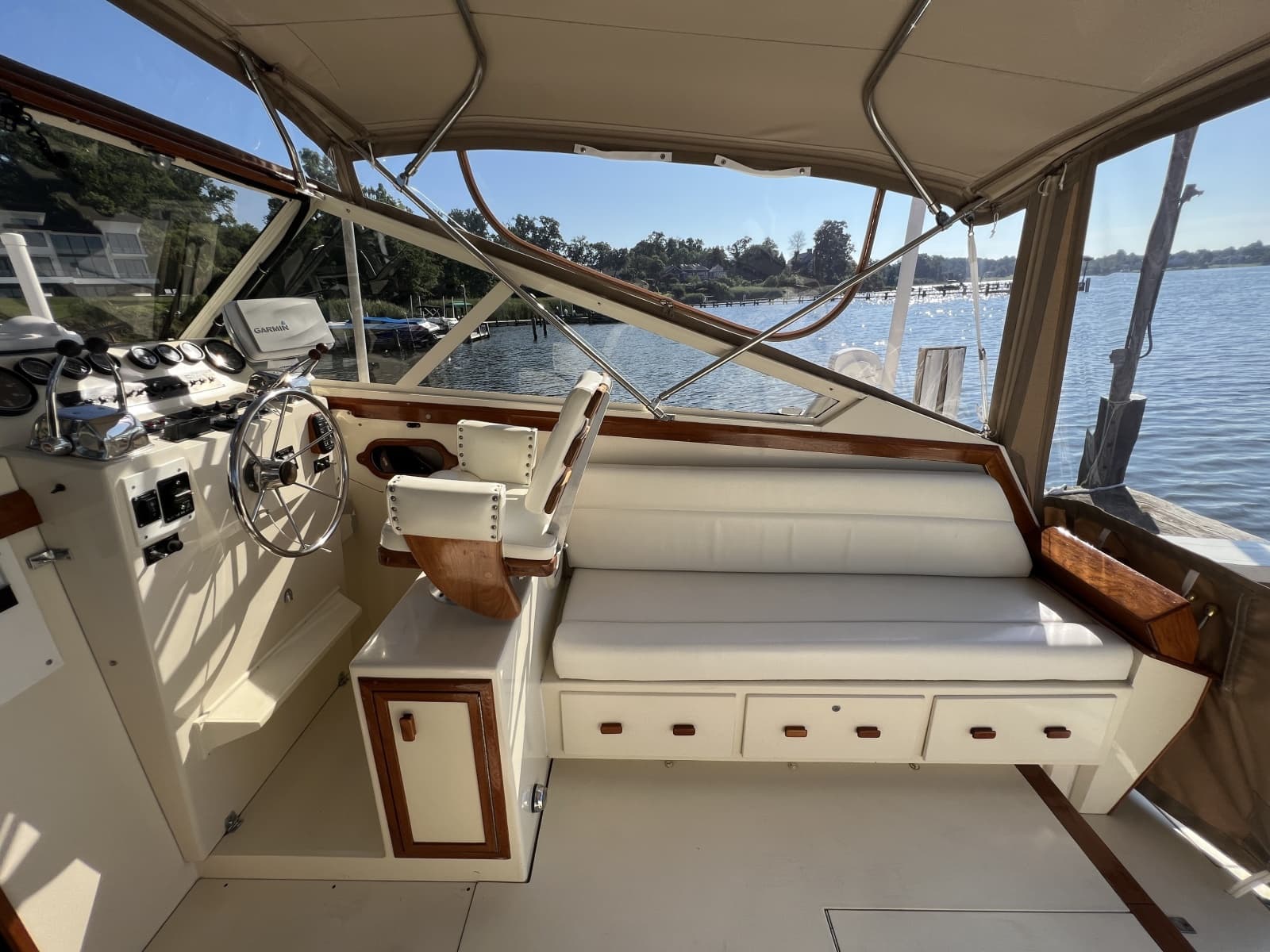 1985 Viking 35 Express - Photo 19