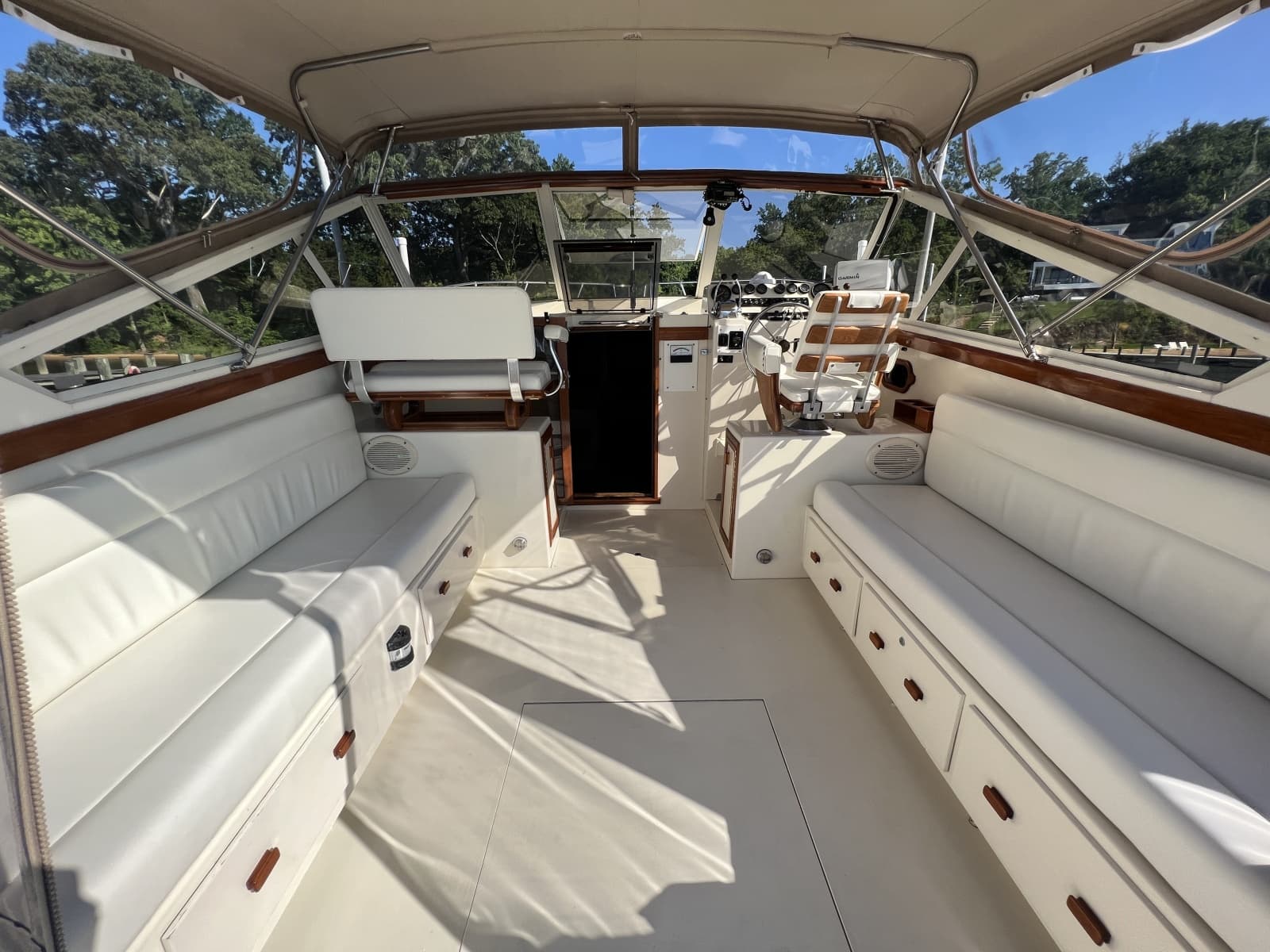 1985 Viking 35 Express - Photo 20
