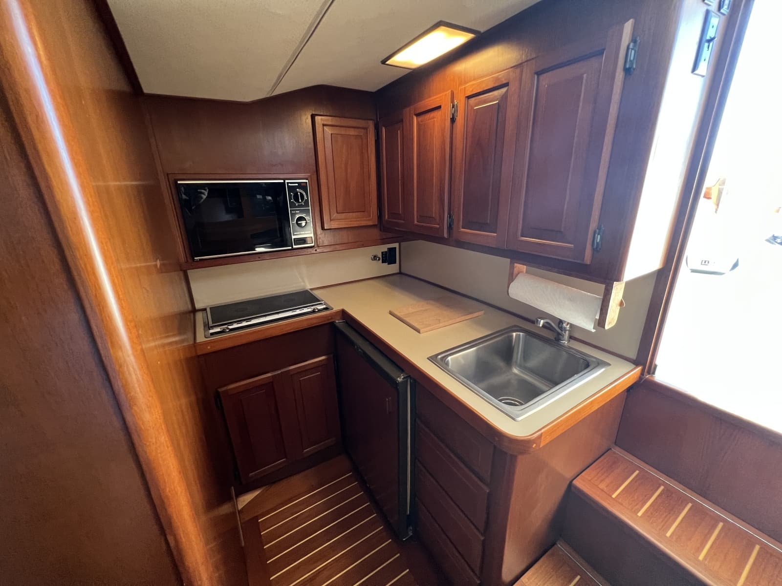 1985 Viking 35 Express - Photo 12