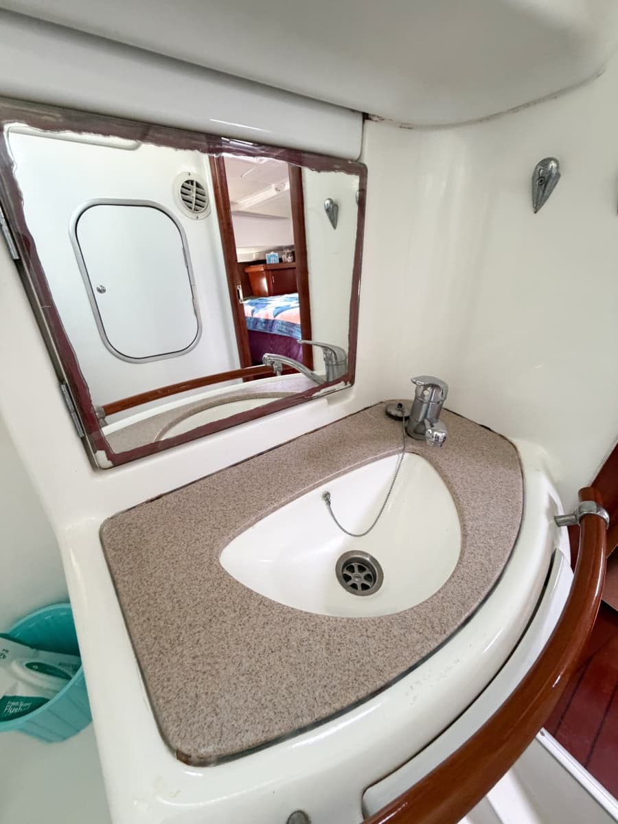 2002 Beneteau Oceanis 42CC - Photo 59