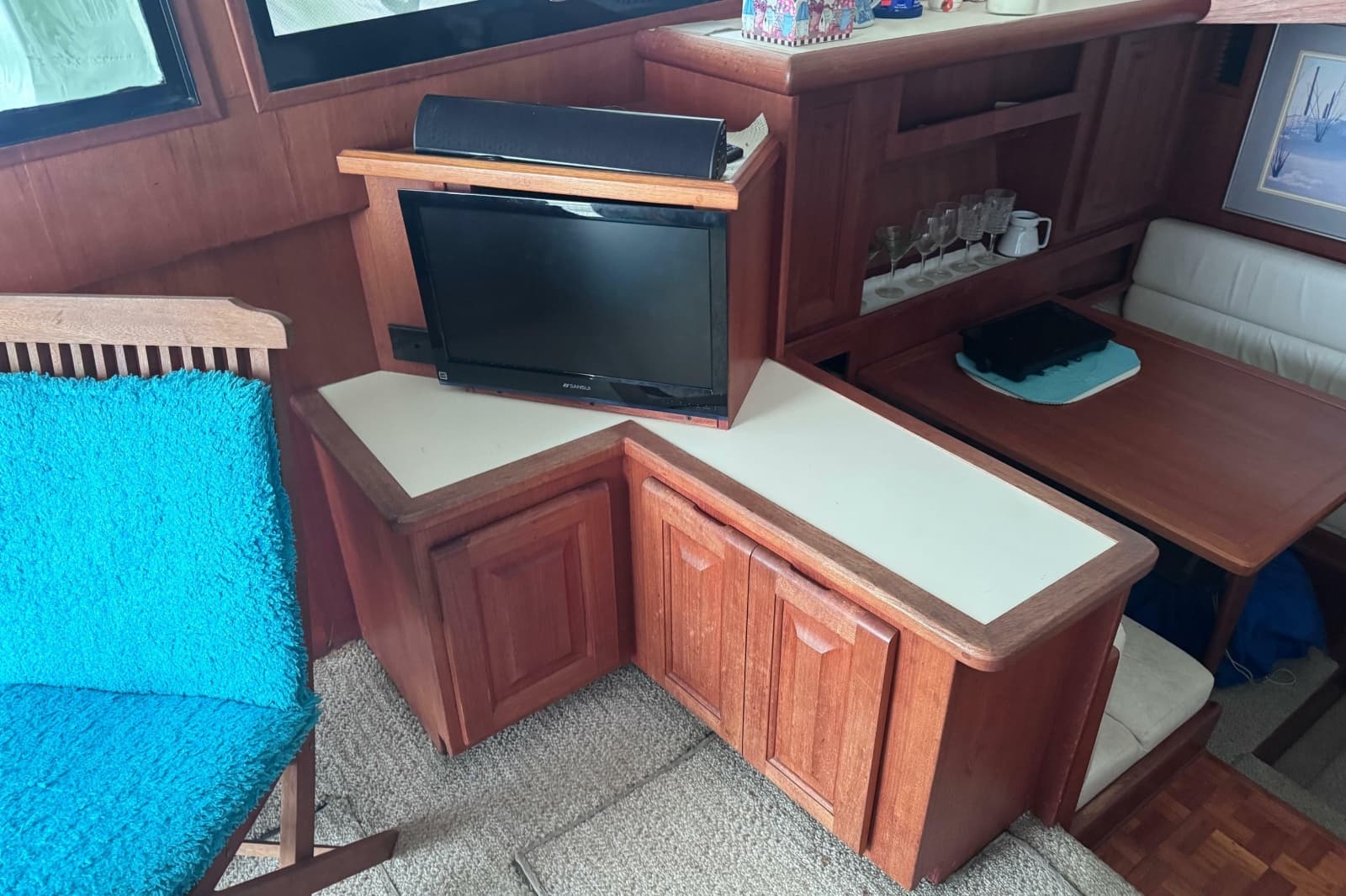 1992 Viking 35 Convertible - Photo 20
