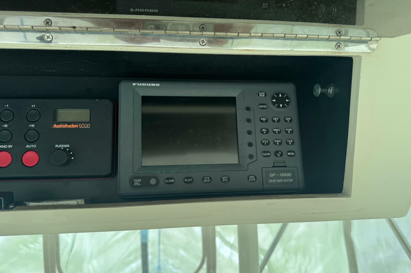 1992 Viking 35 Convertible - Photo 31