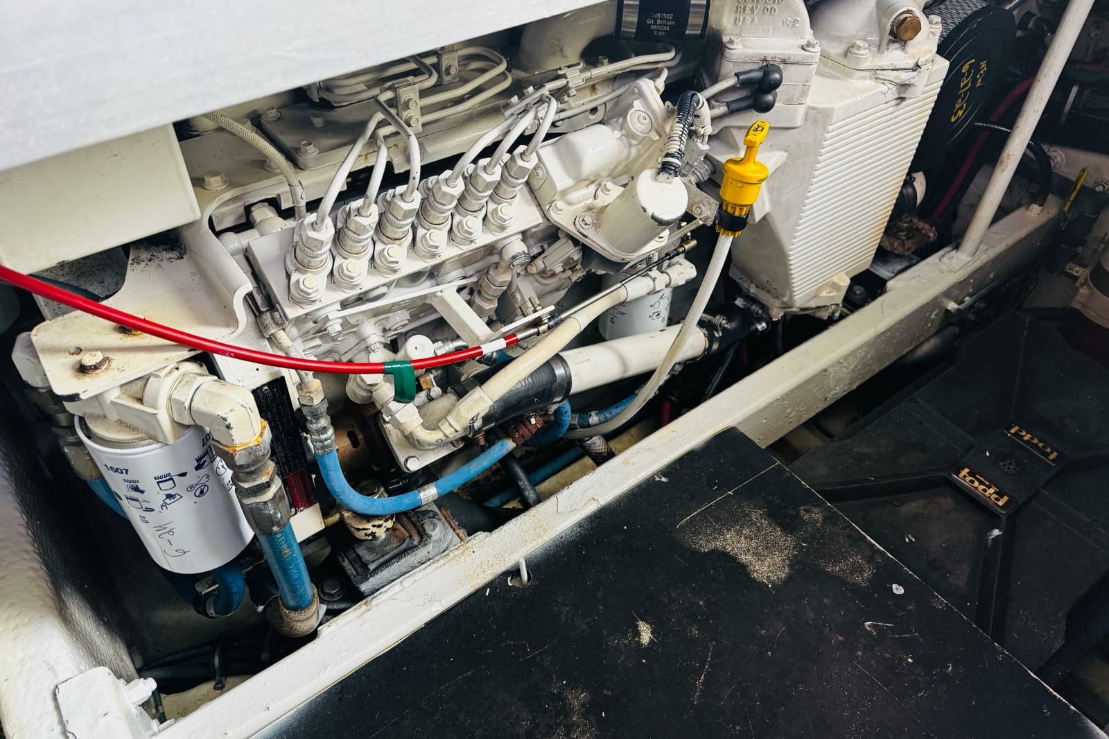 1992 Viking 35 Convertible - Photo 5