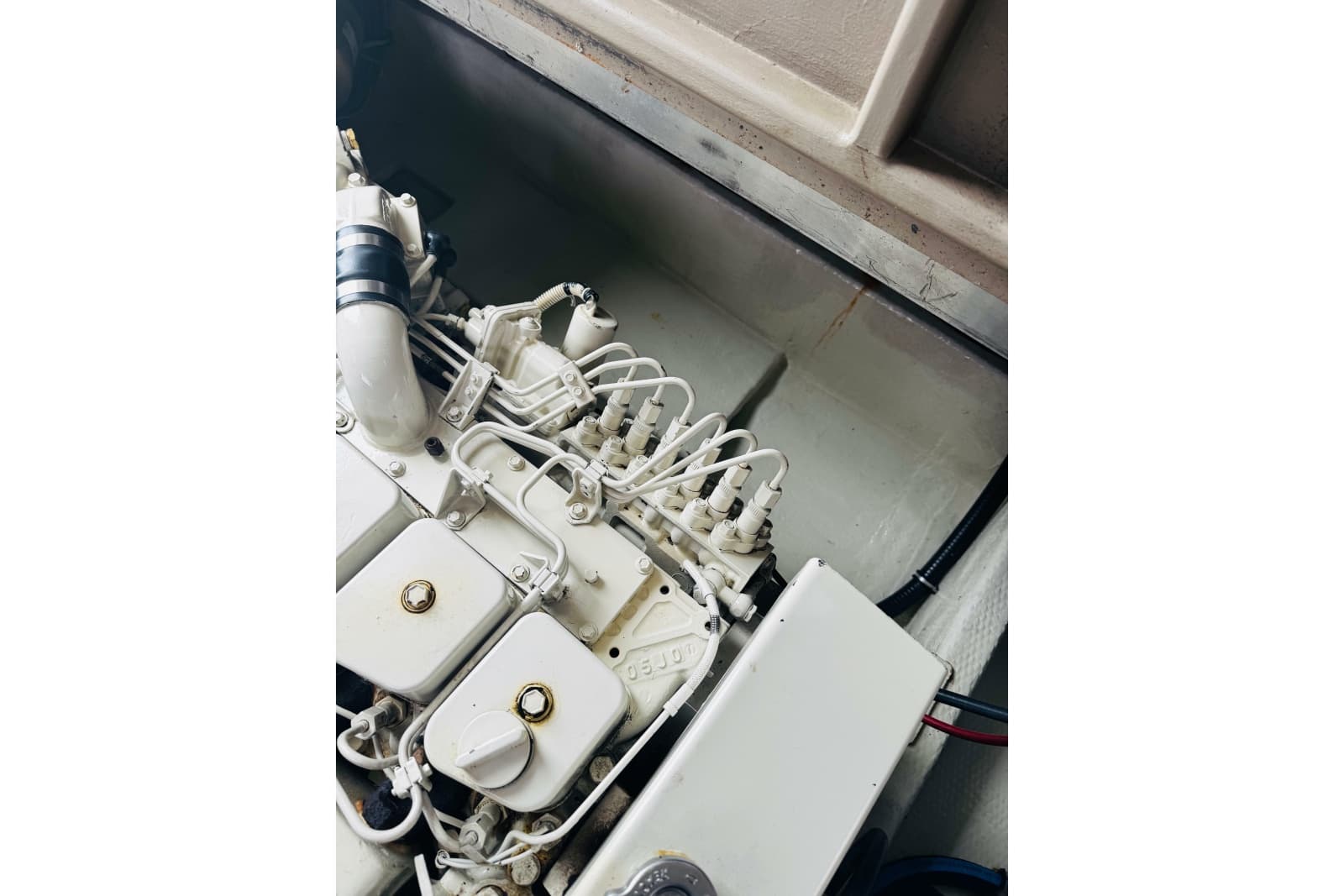 1992 Viking 35 Convertible - Photo 6