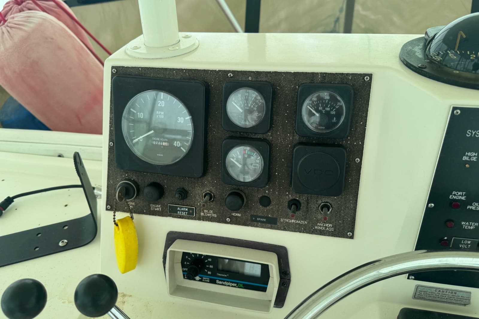 1992 Viking 35 Convertible - Photo 28