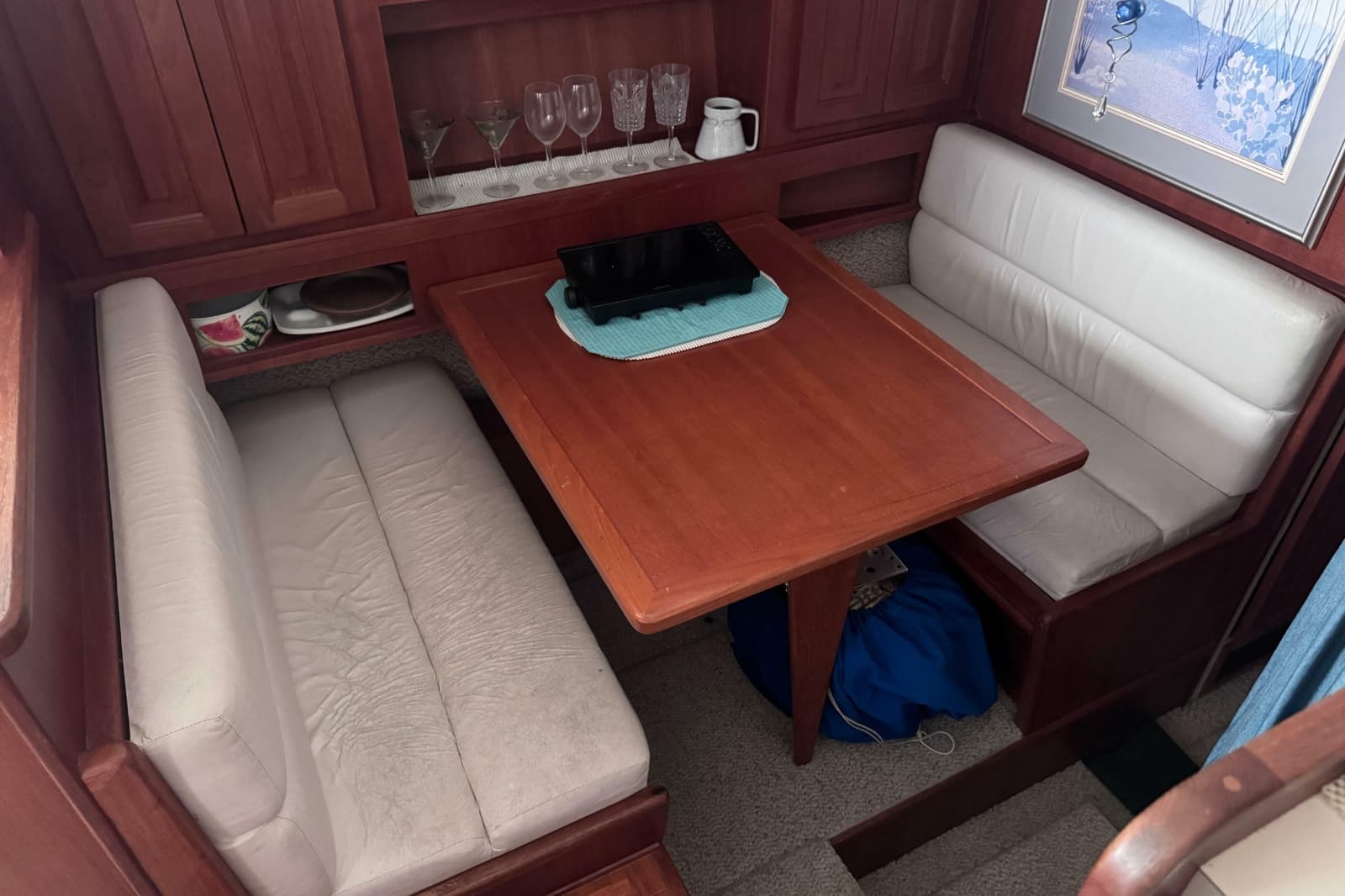 1992 Viking 35 Convertible - Photo 12