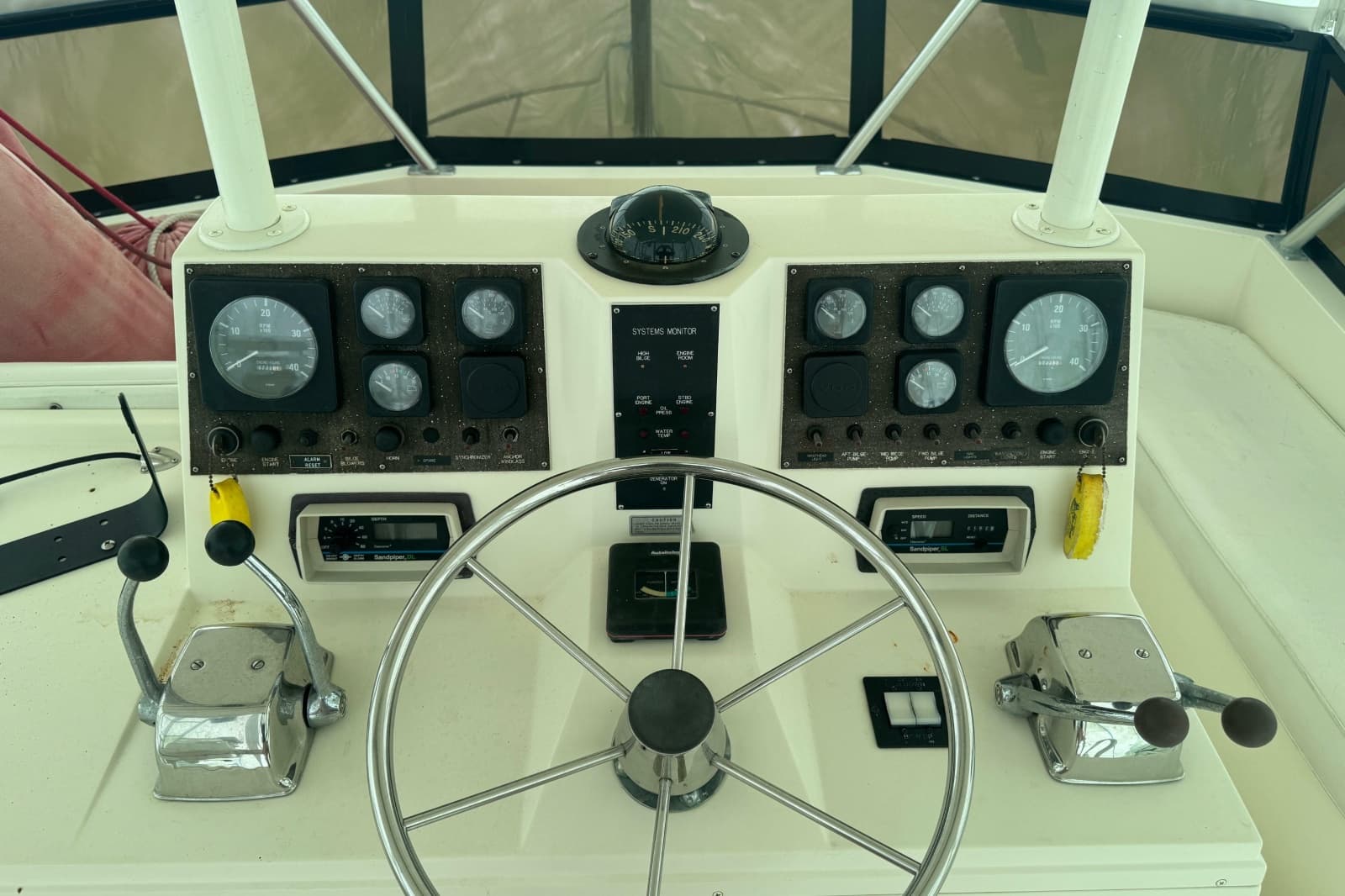 1992 Viking 35 Convertible - Photo 30