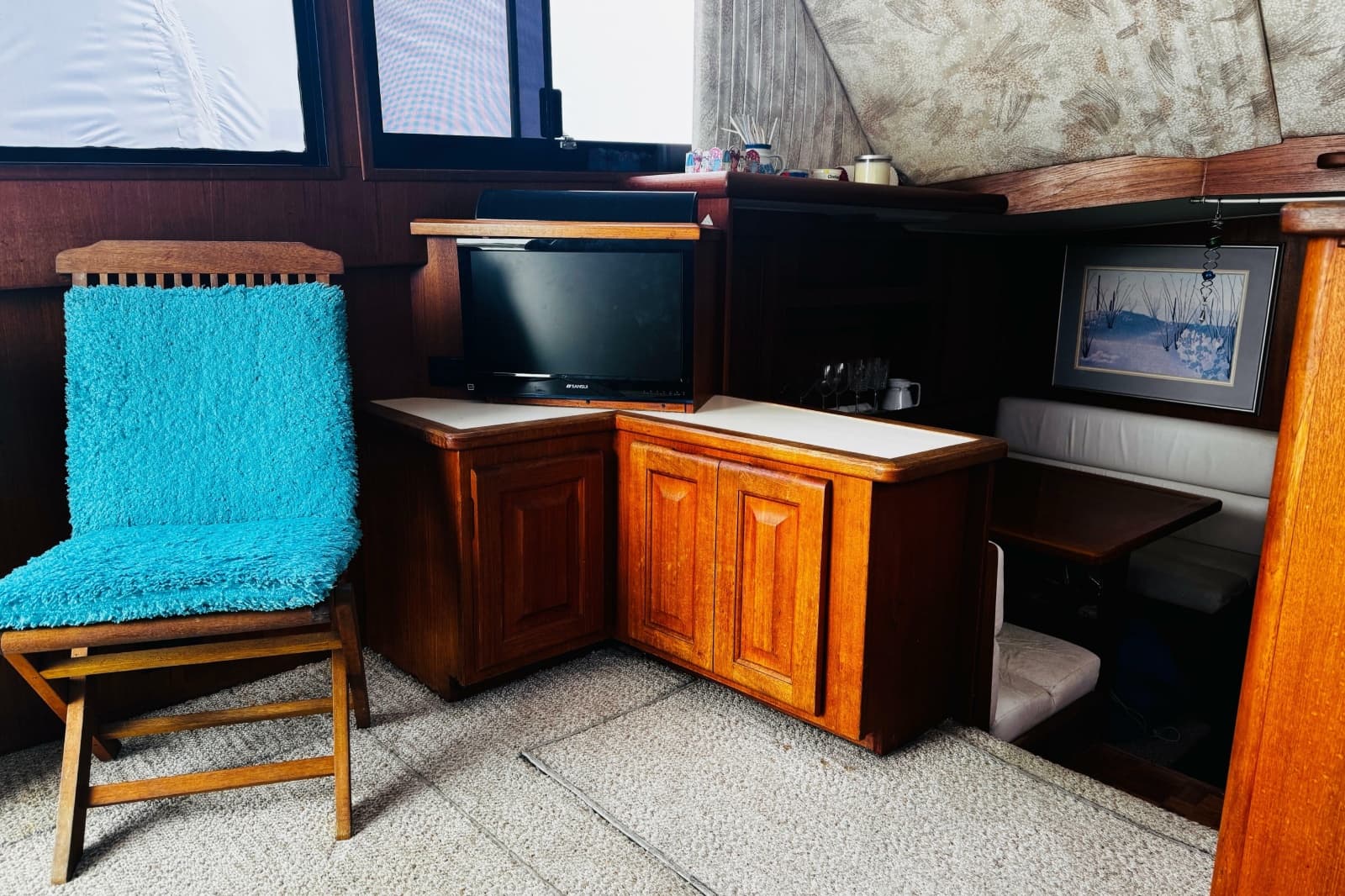 1992 Viking 35 Convertible - Photo 4