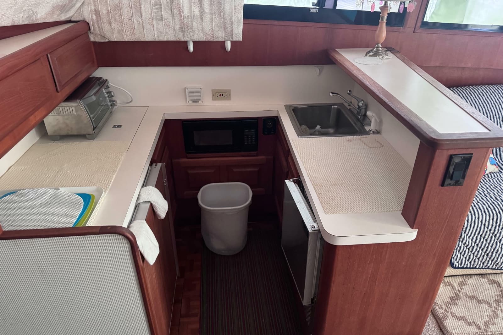 1992 Viking 35 Convertible - Photo 15