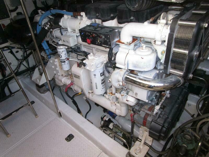 2003 Tiara Yachts 5200 Express - Photo 56